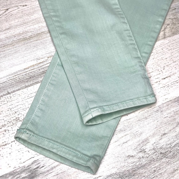 Calvin Klein NWT Cropped Skinny Mid-Rise Jeans Mint Green Size 2 - Picture 10 of 15